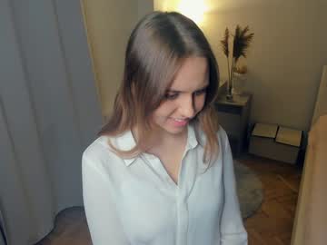 girl
        next_to_you_ cam image #2932219