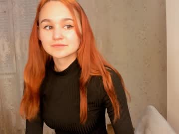girl
        emilydyer cam image #1548911