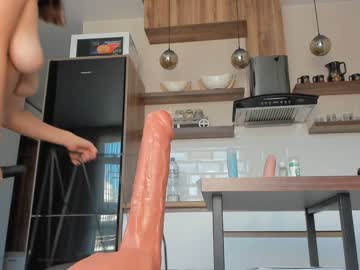 girl
        melon_mussy cam image #1962899