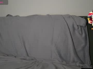 girl
        julia_cristal cam image #3302679