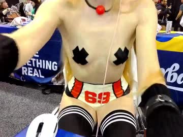 girl
        emmasky69 cam image #6542454