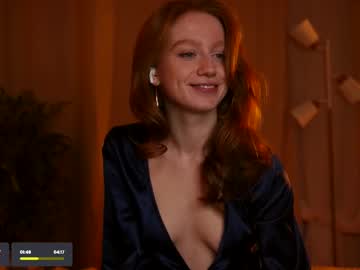 girl
        lizzy_blaze cam image #6240159
