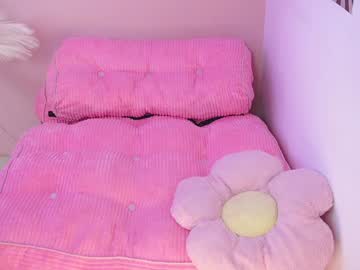 girl
        little_effy18_ cam image #5686853