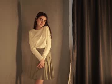 girl
        tessarosse_ cam image #1393557