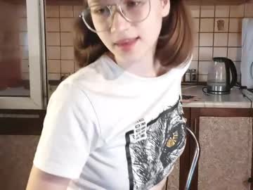 girl
        mekyy_no_neko cam image #1777026