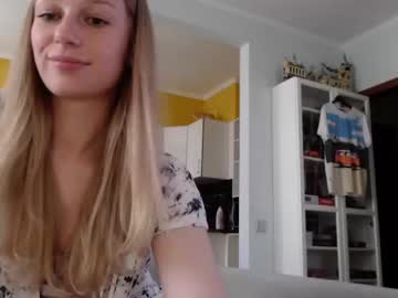 girl
        magic_couple13 cam image #1553808