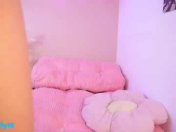 girl
        little_effy18_ cam image #5716670