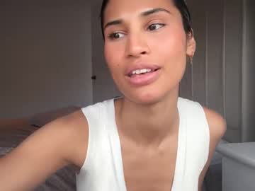 girl
        aniishaa cam image #6566530