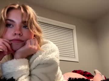 girl
        madeline_fine cam image #5717525