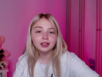 girl
        shy_blondiee cam image #859340