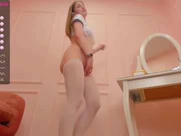 girl
        gentle_riott_ cam image #1805561