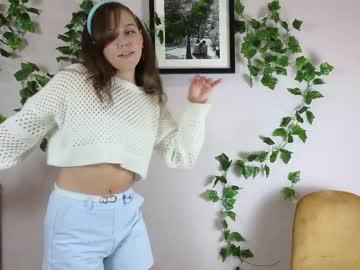 girl
        teresabriggs cam image #2220348