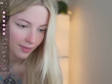 girl
        my_stella cam image #3775432
