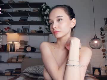 girl
        riskyproject cam image #4320670