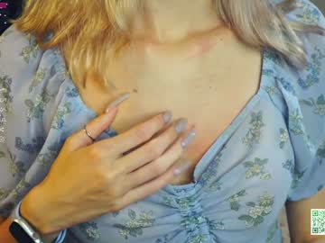 girl
        audreycarvin cam image #4608436