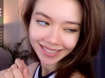 girl
        lil_babe_ cam image #2730403