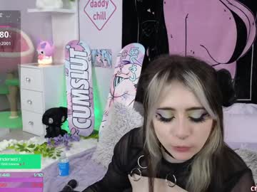 girl
        crimsonkitten cam image #5782176