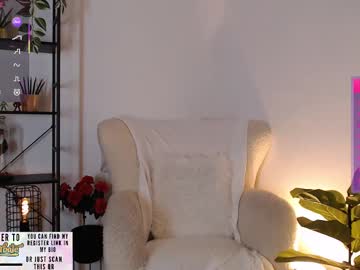 girl
        lucylia_ cam image #6449024