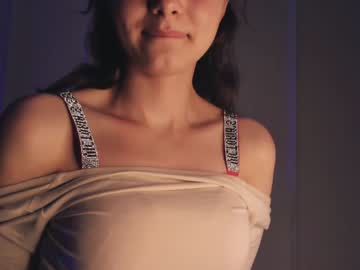 girl
        laa_ura cam image #3722600