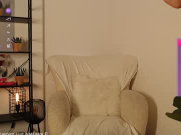 girl
        lucylia_ cam image #5355435