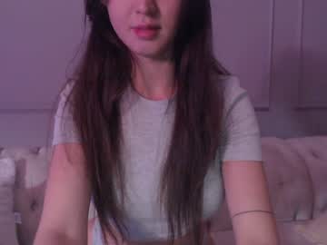 girl
        sarasuo cam image #2098915