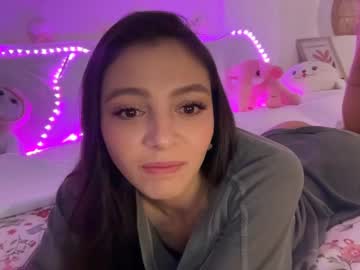 girl
        keirasworld cam image #6786688