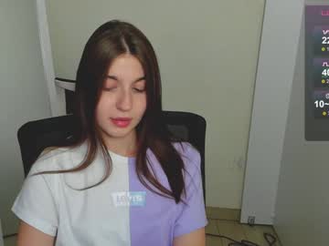 girl
        stacy_cy cam image #4856564