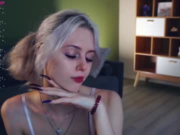 girl
        audreycarvin cam image #4876307