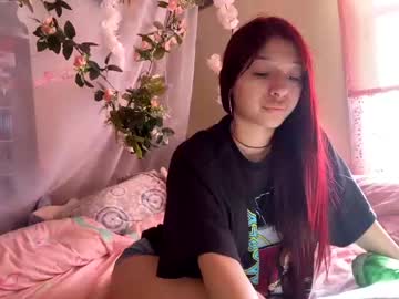 girl
        rosielidell cam image #1825763