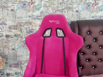 girl
        angelina_new cam image #1716761
