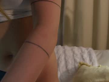 girl
        sarasuo cam image #5971295
