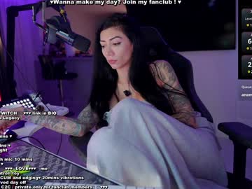 girl
        evelyne92 cam image #5916726