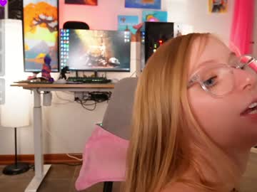 girl
        emmasky69 cam image #5586631