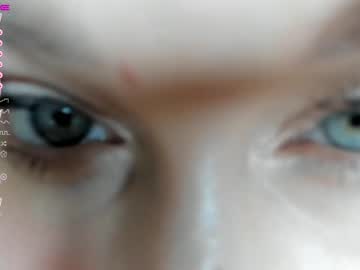 girl
        angel_or_demon6 cam image #1894237