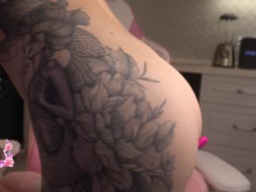 girl
        golden_alinee cam image #4945913