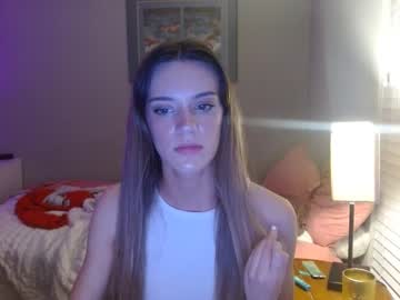 girl
        emmmafox14 cam image #1688019
