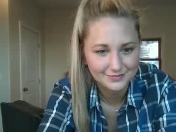 girl
        piercedgamer cam image #1895034