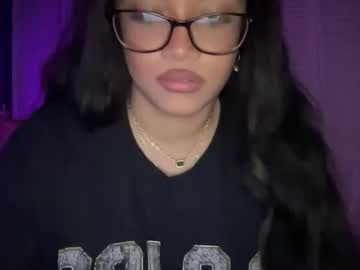 girl
        tyalys cam image #4588804