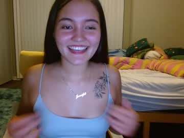 girl
        emma_peaches18 cam image #4617623