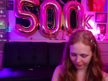 girl
        daphnemadison cam image #5436863
