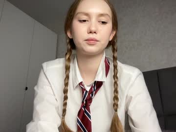 girl
        lizzy_cutie cam image #5237943