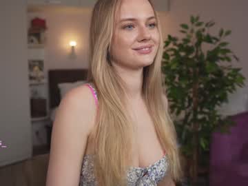 girl
        your_kat cam image #4542676