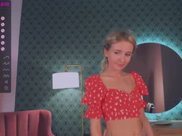 girl
        coy_tessa_ cam image #590782