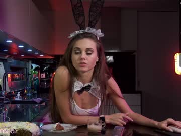 girl
        lettymoa cam image #1270553