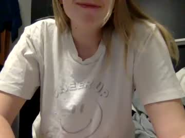 girl
        binket cam image #3869281
