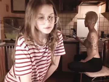 girl
        mekyy_no_neko cam image #124243