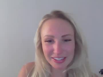 couple Live Cam Girls Love To Strip Naked For Their Viewers with venusqueen07