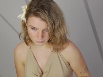 girl
        aksinya_carter cam image #3371191