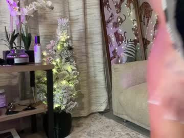 girl
        ari_02 cam image #3067305