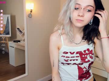 girl
        deliaderrick cam image #3922859